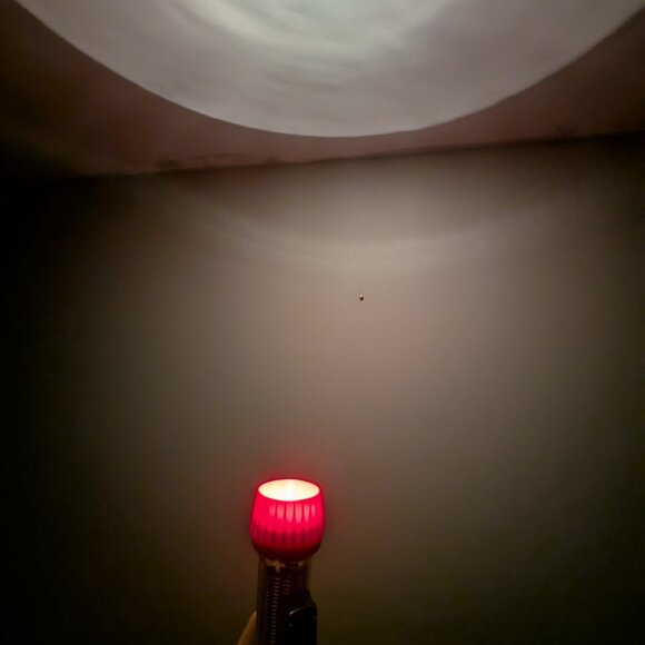 Vintage Eveready flashlight "magnet light" battery powered hand torch Hong Kong - Picture 9 of 13